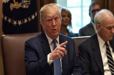Trump Tegaskan AS Tidak...