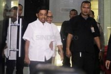 Divonis Lebih Berat,...