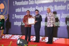 Si Juwita dan Supertajam...