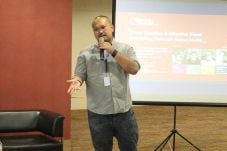 Nilai Investasi di Industri...