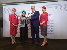 Gunakan Boeing Terbaru,...