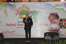 Bupati Nelson Terkesan...