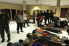 Serang Satgas Karhutla,...