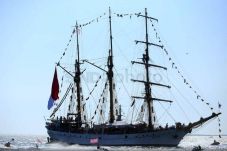 KRI Dewaruci Bakal Ikut...