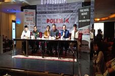 Effendi Simbolon Sebut...