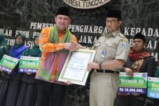 Raih Juara Umum, Kontingen...
