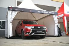 Area Test Drive Mobil...