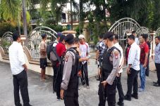KPK Geledah Rumah Pribadi...