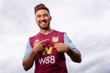 Pelatih Aston Villa...