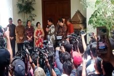 Prabowo Hadiahi Megawati...