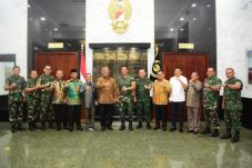 Temui KASAD, Rusli Bahas...