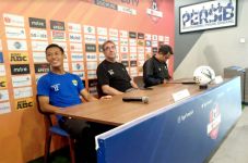Lawan Bali United, Henhen...