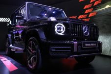 Mercedes-Benz dan Fans...