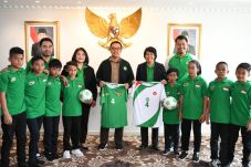 Menpora Lepas Pesepak...