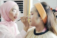 Tips Tampil Cantik Hadiri...