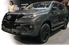 Industri Automotif,...