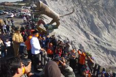 Ridwan Kamil Minta Tangkuban...