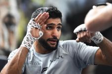 Amir Khan Pensiun Jika...