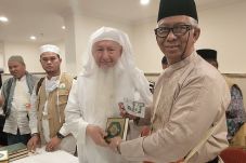 Jamaah Haji Aceh Terima...