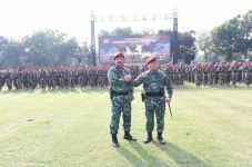 Wakil Ketua DPR Kritisi...