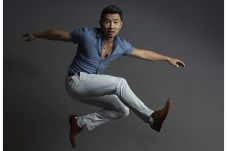 Simu Liu Bintang Marvel...