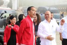 Bertemu Jokowi, Bupati...