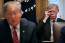Trump-Bolton Bentrok...