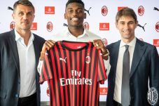 Milan Resmi Rekrut Leao...