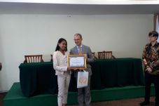 Universitas Bakrie Jadi...