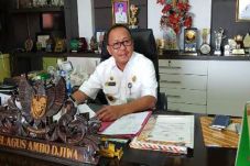 Bupati Pasangkayu Menerima...