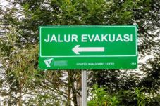 Peringatan Dini Tsunami...