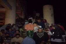 Gempa 7,4 SR, Warga...