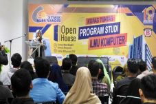 STMIK Nusa Mandiri Gelar...