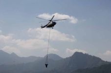 BNPB Kerahkan Helikopter...