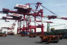 Arus Peti Kemas Transhipment...