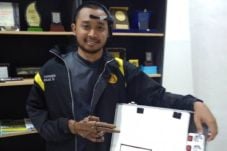 UI Kembangkan Tangan...
