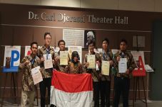 Mahasiswa Indonesia...