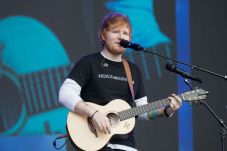 Ed Sheeran Tumbangkan...