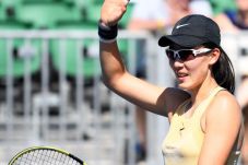 Zheng Saisai Rebut Trofi...