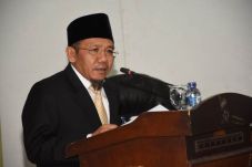 Bupati Hadiri Paripurna...