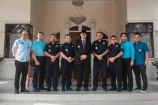 Bea Cukai Banten Kunjungi...