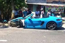 Hindari Pengendara Motor,...