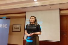 IBM Perluas Layanan...