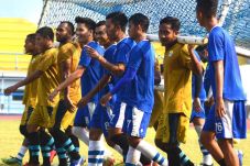 Tinggalkan 11 Pemain,...