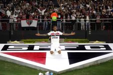 Gabung Sao Paulo, Alves...