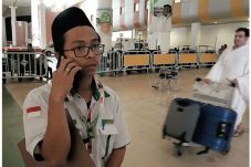 Lari-Lari Cari Bagasi,...