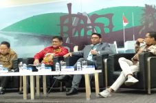 Nasir Djamil: Memang...
