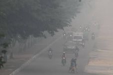 Kabut Asap Akibat Kebakaran...