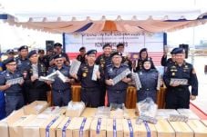 Bea Cukai Batam dan...