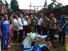 Dirikan Tenda Darurat...